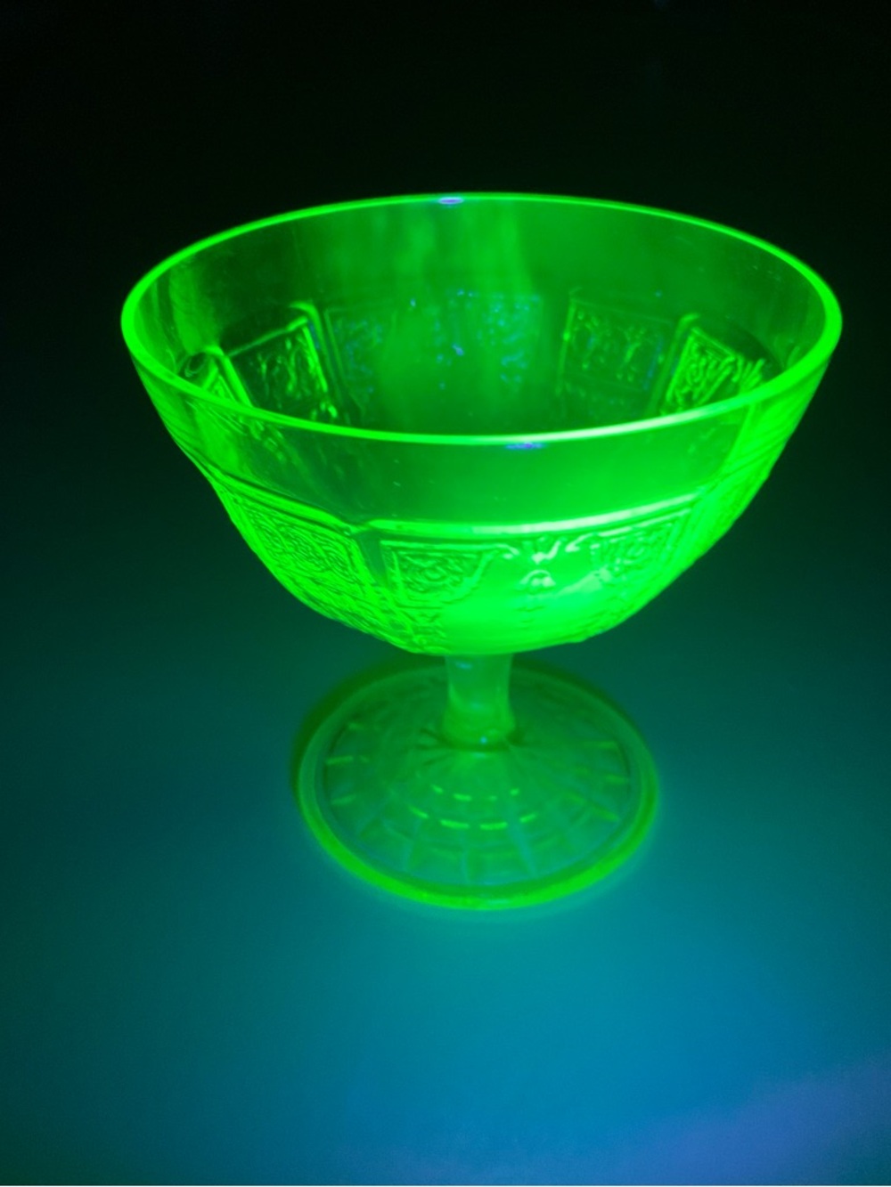 Hocking Glass Sherbet Cup Unisex OS‎ Green Uranium Princess Pattern Glows UV